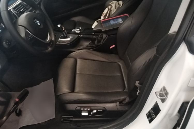 Used BMW 3 Series GT 2019 320i Sport Edition Left Front Seat