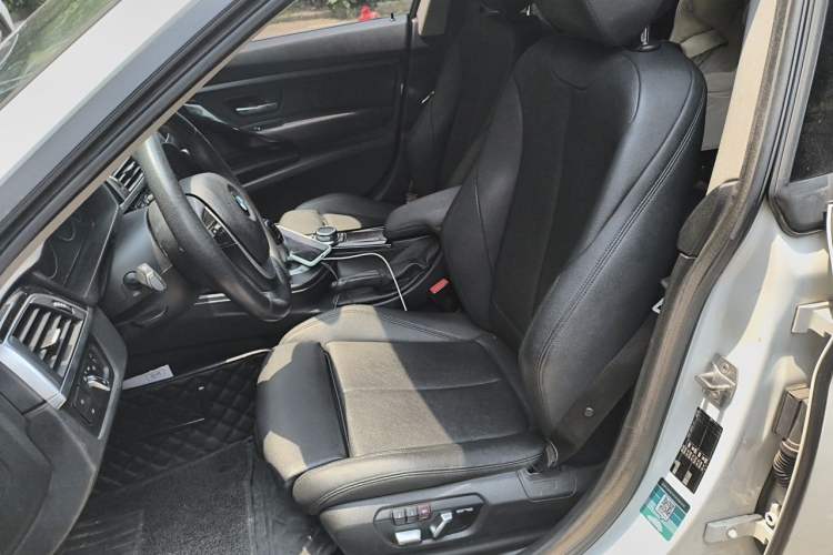 Used BMW 3 Series GT 2019 320i Sport Edition Left Front Seat