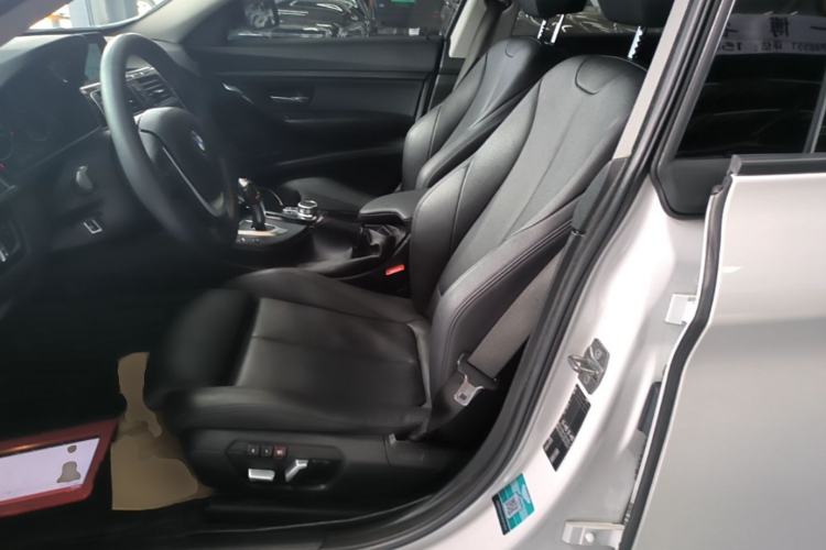 Used BMW 3 Series GT 2019 320i Sport Edition Left Front Seat