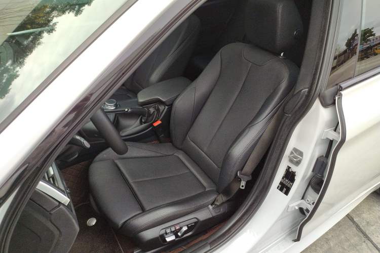 Used BMW 3 Series GT 2019 320i M Sport Package Left Front Seat