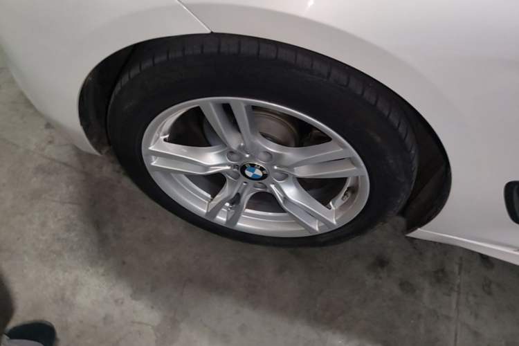 Used BMW 3 Series GT 2019 320i M Sport Package Left Front Wheel Hub