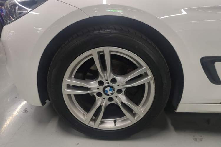 Used BMW 3 Series GT 2019 320i M Sport Left Front Wheel Hub