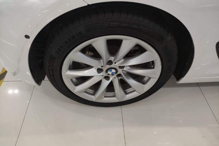 Used BMW 3 Series GT 2019 320i Sport Edition Left Front Wheel Hub