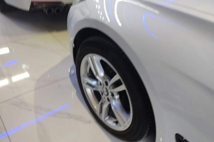 Used BMW 3 Series GT 2019 320i M Sport Package Left Front Wheel Hub