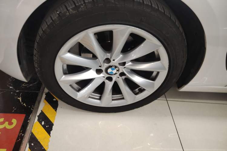 Used BMW 3 Series GT 2019 320i Sport Edition Left Front Wheel Hub