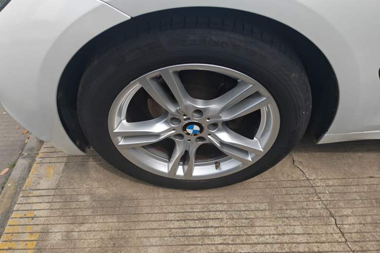 Used BMW 3 Series GT 2019 320i M Sport Package Left Front Wheel Hub