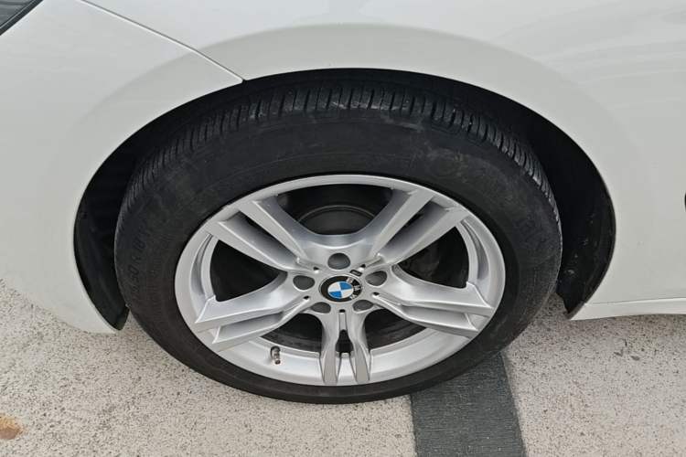 Used BMW 3 Series GT 2019 320i M Sport Package Left Front Wheel Hub