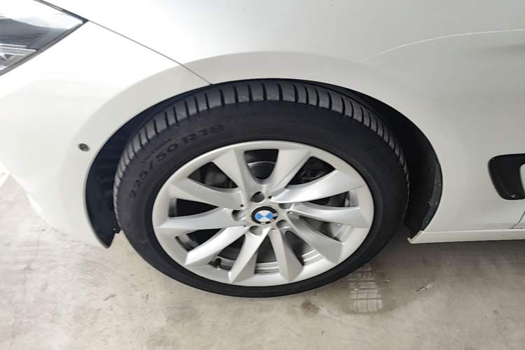 Used BMW 3 Series GT 2019 320i Sport Edition Left Front Wheel Hub