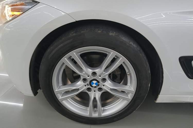 Used BMW 3 Series GT 2019 320i M Sport Package Left Front Wheel Hub