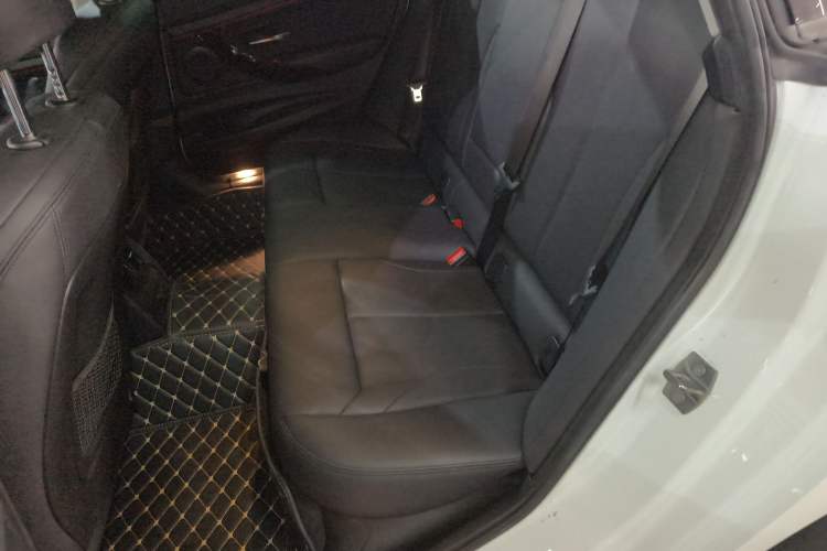 Used BMW 3 Series GT 2019 320i Sport Edition Left Rear Seat