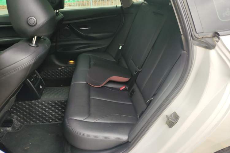 Used BMW 3 Series GT 2019 320i Sport Edition Left Rear Seat