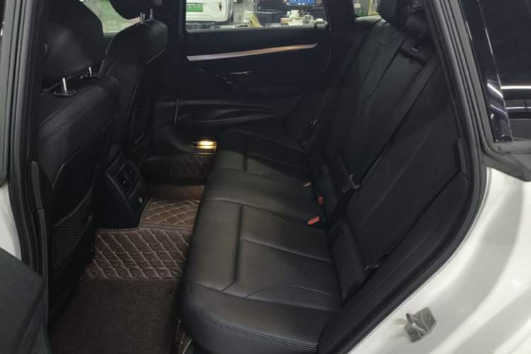 Used BMW 3 Series GT 2019 320i M Sport Package Left Rear Seat