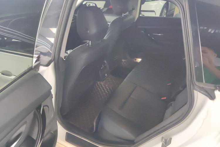 Used BMW 3 Series GT 2019 320i Sport Edition Left Rear Seat