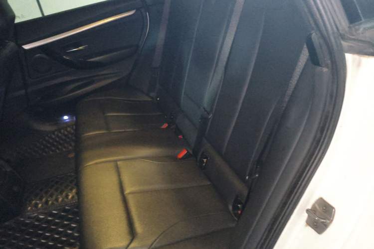 Used BMW 3 Series GT 2019 320i M Sport Package Left Rear Seat