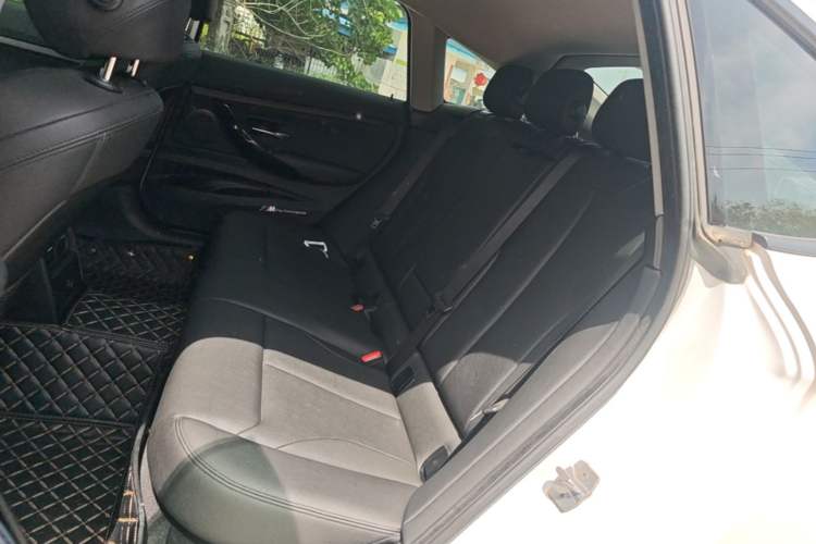 Used BMW 3 Series GT 2019 320i Sport Edition Left Rear Seat