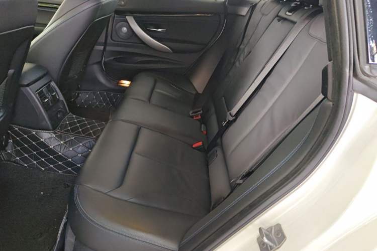 Used BMW 3 Series GT 2019 320i M Sport Left Rear Seat