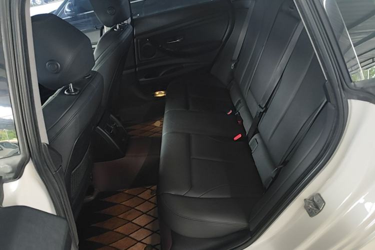 Used BMW 3 Series GT 2019 320i Sport Edition Left Rear Seat