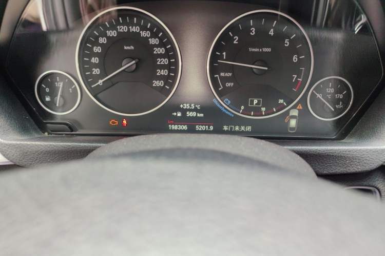 Used BMW 3 Series GT 2019 320i Sport Edition Odometer Close Up