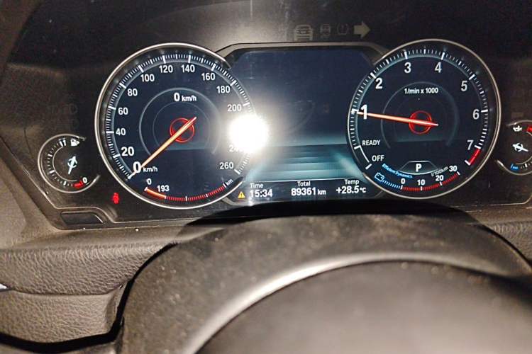 Used BMW 3 Series GT 2019 320i Sport Edition Odometer Close Up