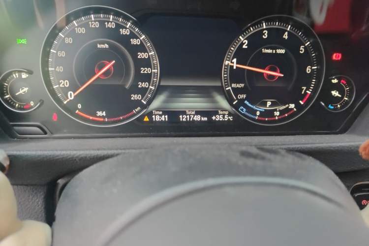 Used BMW 3 Series GT 2019 320i M Sport Package Odometer Close Up