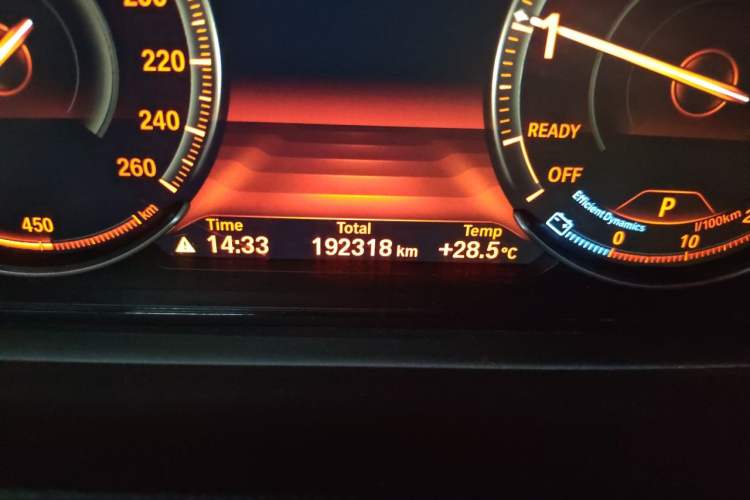 Used BMW 3 Series GT 2019 320i M Sport Odometer Close Up