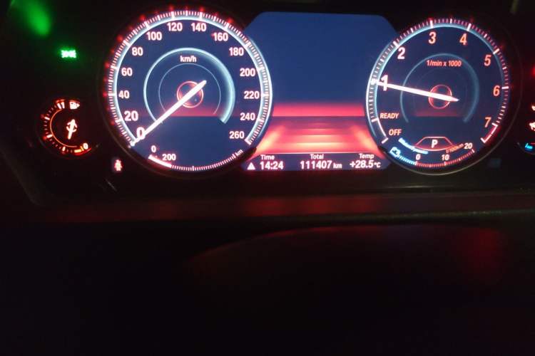 Used BMW 3 Series GT 2019 320i M Sport Odometer Close Up