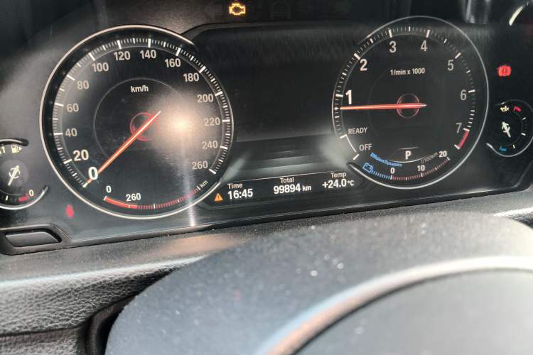 Used BMW 3 Series GT 2019 320i M Sport Odometer Close Up