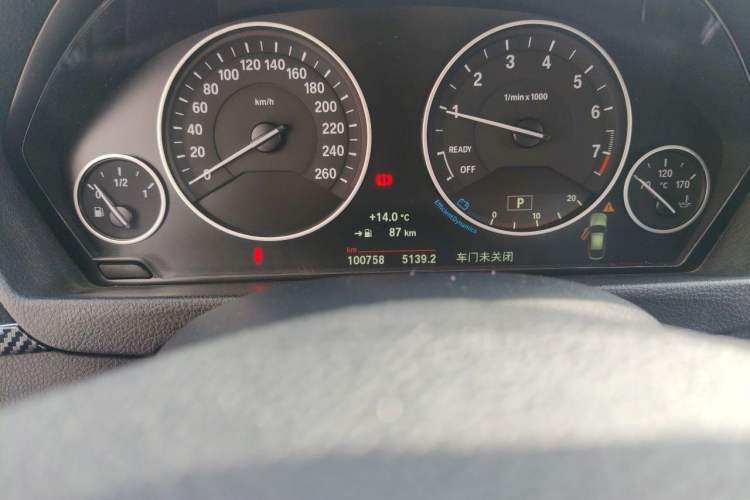 Used BMW 3 Series GT 2019 320i Sport Edition Odometer Close Up