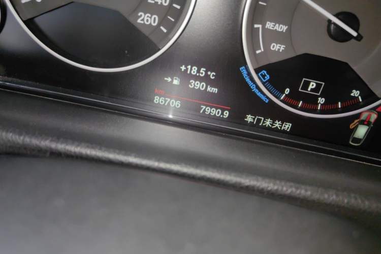 Used BMW 3 Series GT 2019 320i Sport Edition Odometer Close Up