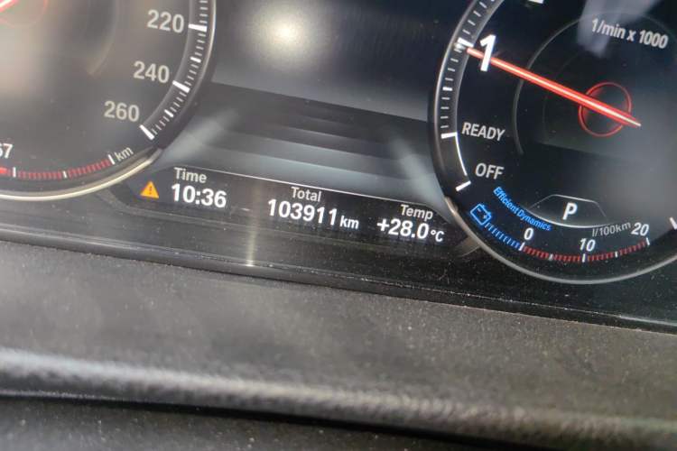 Used BMW 3 Series GT 2019 320i M Sport Odometer Close Up