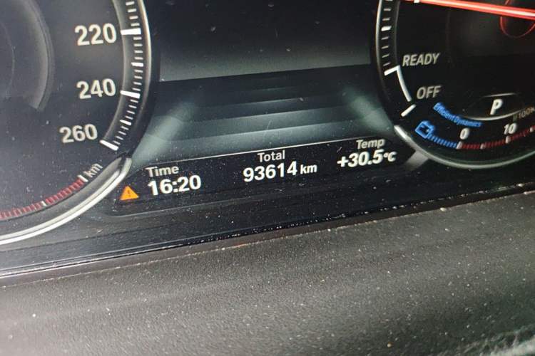 Used BMW 3 Series GT 2019 320i M Sport Package Odometer Close Up