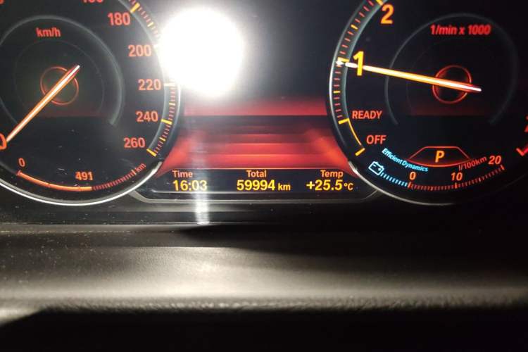Used BMW 3 Series GT 2019 320i M Sport Package Odometer Close Up