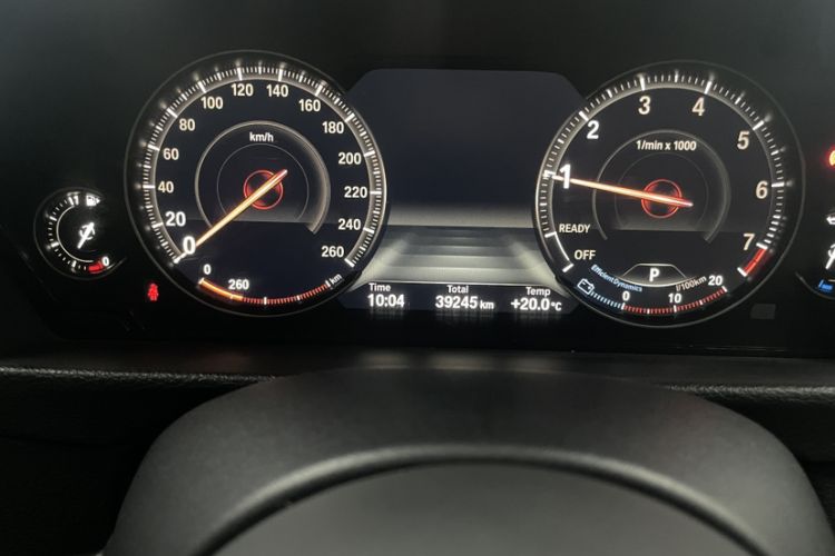 Used BMW 3 Series GT 2019 320i M Sport Package Odometer Close Up