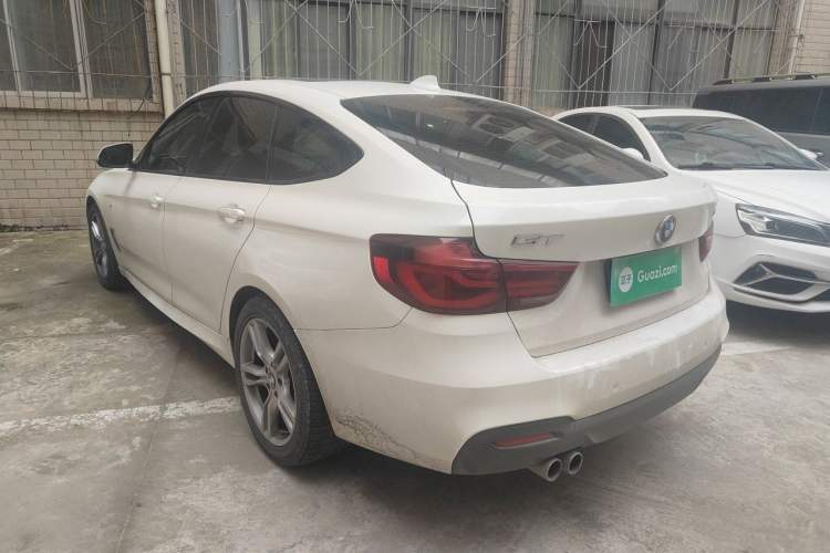 Used BMW 3 Series GT 2019 320i M Sport Package Rear Left 45 Deg