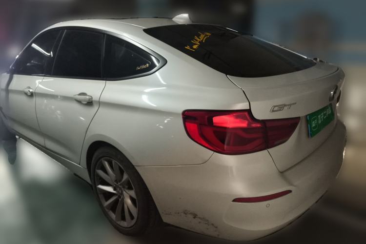 Used BMW 3 Series GT 2019 320i Sport Edition Rear Left 45 Deg
