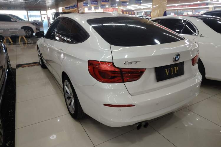 Used BMW 3 Series GT 2019 320i Sport Edition Rear Left 45 Deg