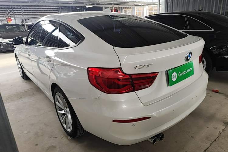 Used BMW 3 Series GT 2019 320i Sport Edition Rear Left 45 Deg