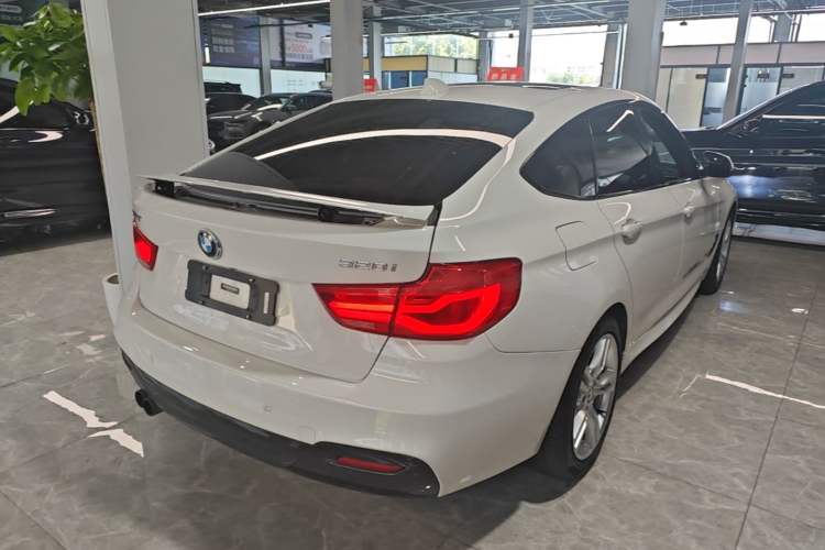 Used BMW 3 Series GT 2019 320i M Sport Rear Right 45 Deg