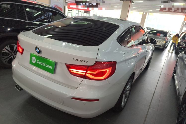 Used BMW 3 Series GT 2019 320i Sport Edition Rear Right 45 Deg