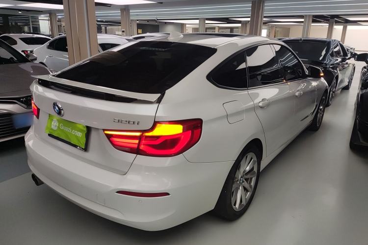Used BMW 3 Series GT 2019 320i Sport Edition Rear Right 45 Deg