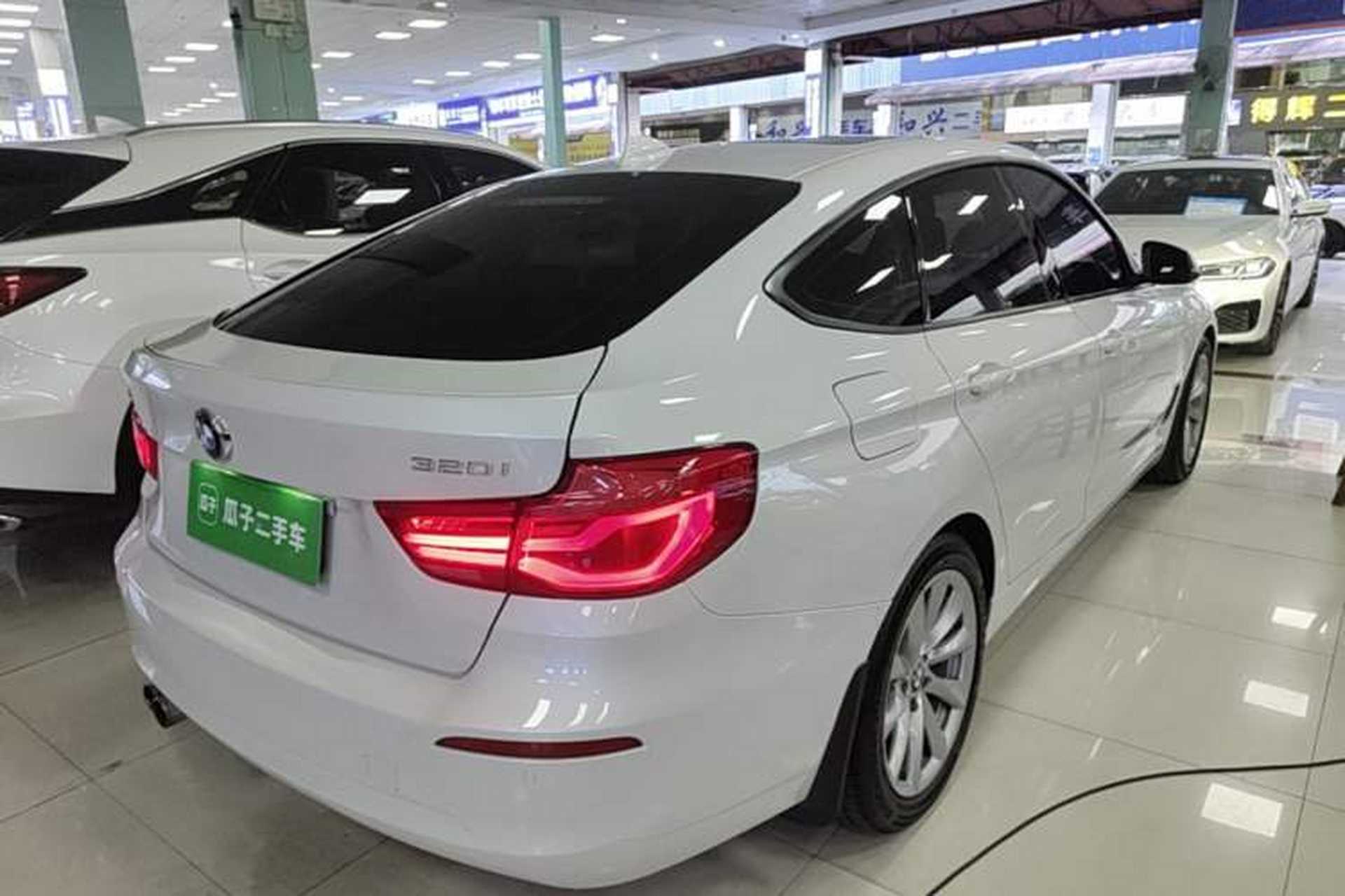 Used BMW 3 Series GT 2019 320i Sport Edition Rear Right 45 Deg