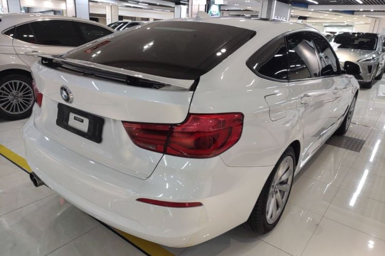 Used BMW 3 Series GT 2019 320i Sport Edition Rear Right 45 Deg