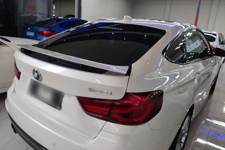 Used BMW 3 Series GT 2019 320i M Sport Package Rear Right 45 Deg