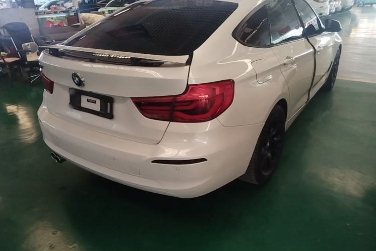 Used BMW 3 Series GT 2019 320i Sport Edition Rear Right 45 Deg