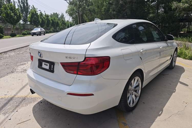 Used BMW 3 Series GT 2019 320i Sport Edition Rear Right 45 Deg