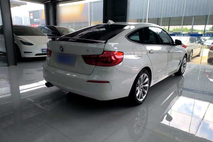 Used BMW 3 Series GT 2019 320i Sport Edition Rear Right 45 Deg