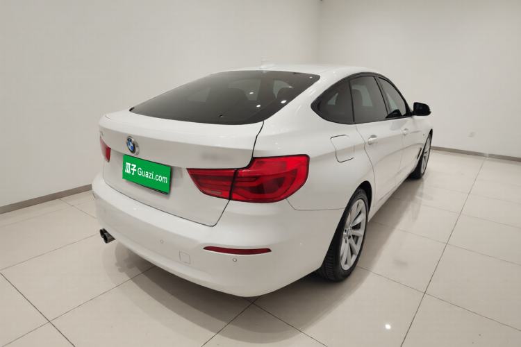 Used BMW 3 Series GT 2019 320i Sport Edition Rear Right 45 Deg