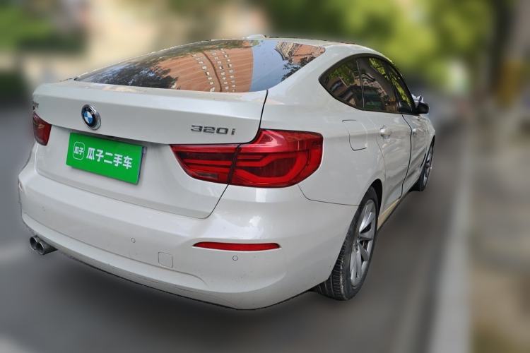 Used BMW 3 Series GT 2019 320i Sport Edition Rear Right 45 Deg