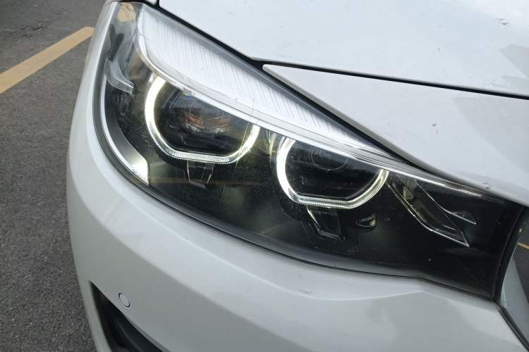 Used BMW 3 Series GT 2019 320i Sport Edition Right Front Headlight