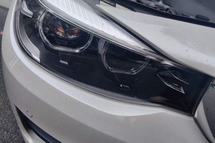 Used BMW 3 Series GT 2019 320i Sport Edition Right Front Headlight